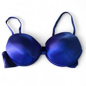 Vintage Lily of France blue romantic satin bra with flower button detail 36C